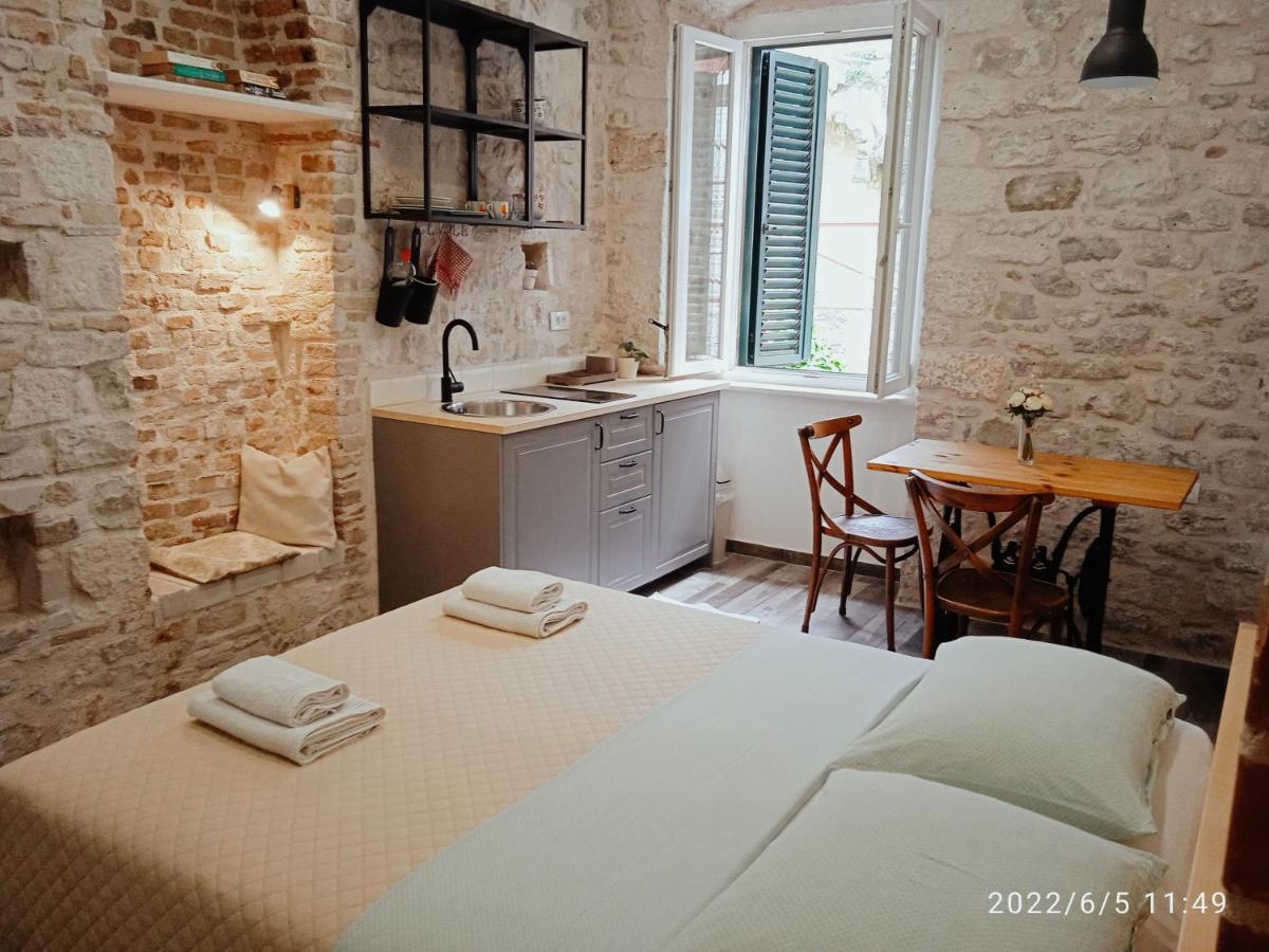 Rooms And Apartments Djanovic Split Extérieur photo